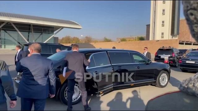 Российского лидера в ереванском аэропорту 