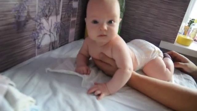 4 месяца ребенку, развитие ребенка