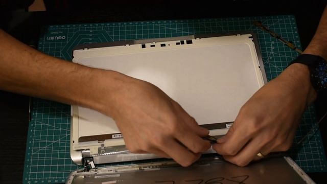 Ecrã partido? | Substituição de display HP Spectre 360 смотреть онлайн