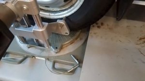 Стенд сход-развал. Диагностика поворотных кругов.