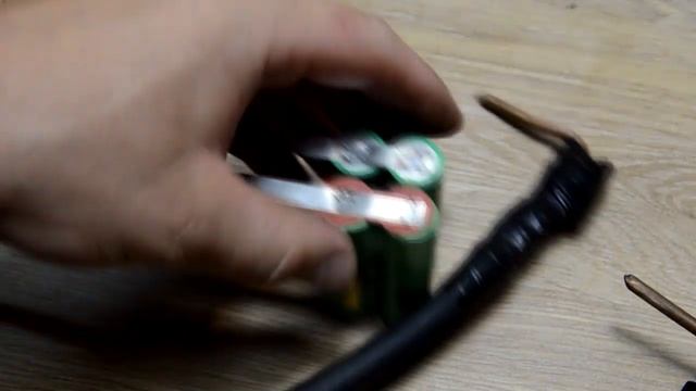 БАТАРЕЯ ИЗ ЭЛЕМЕНТОВ 18650 ? КАК СДЕЛАТЬ АККУМУЛЯТОР СВОИМИ РУКАМИ смотреть онлайн