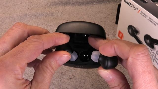 JBL TUNE215 tws USERS GUIDE (How to use Bluetooth Earbuds) смотреть онлайн