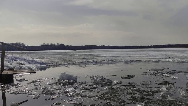 Закаливание моржевание зимнее плавание. 14.04.2022г.