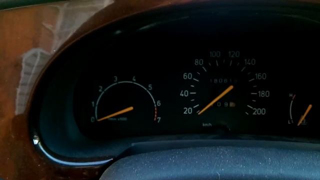 Saab 900 - Oil Change (Замена масла через щуп) смотреть онлайн