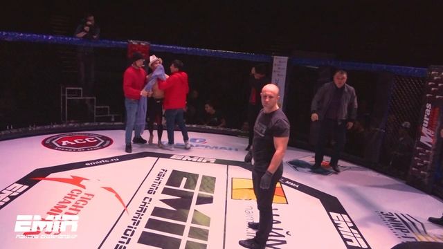 Нурланбек уулу Марсел VS Якуби Абдурахим полный бой( EMIR FC) смотреть онлайн