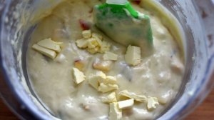 Заливной пирог с персиками и голубикой