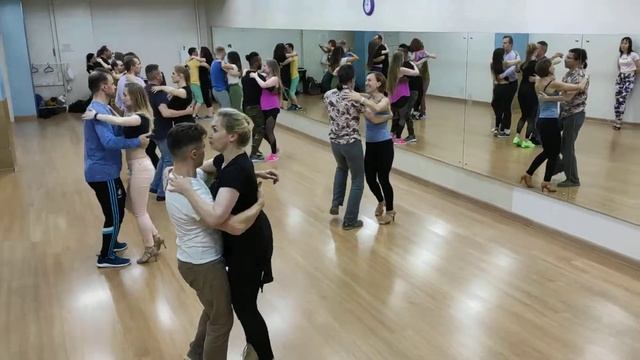 Edelmiro Bachata Lessons | Урок бачаты от Эдельмиро 26.07.2019 смотреть онлайн