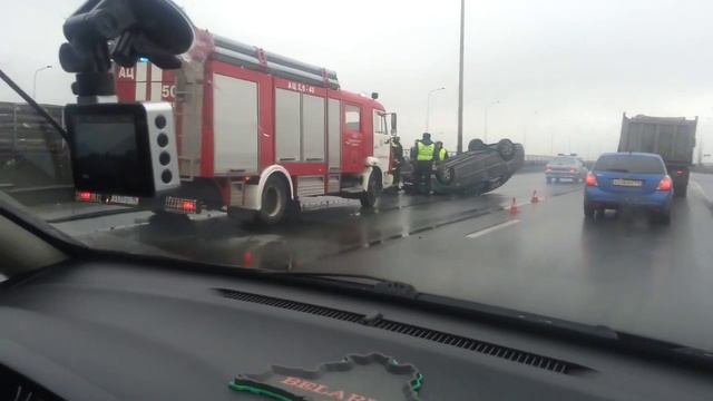 Софийская улица. Перевернулся автомобиль 11.03.2015 смотреть онлайн