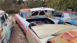 Finding A Hidden Junkyard in the Arizona Desert