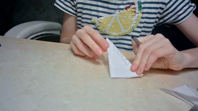 снежинка из бумаги