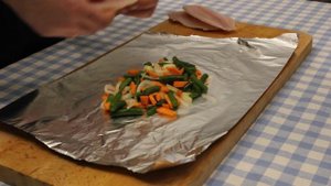 Рыба запеченная в фольге с овощами. Рецепт от EdaDa.