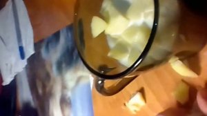 Коктель из яблока и молока.