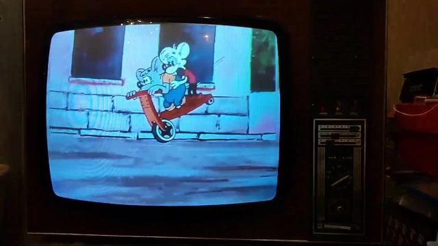 Лампово-полупроводниковый цветной телевизор УЛПЦТ-61-||-10 Электрон-714 1978 г.в. , часть 1. смотреть онлайн