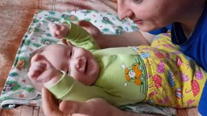 15. Милана боится щекотки
