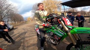 ДЕТИ Толпой ЗАБРАЛИСЬ в ПРИЦЕП Пока НИКТО не Видел и ПОЕХАЛИ...
