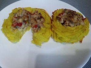 Картофельные ГНЕЗДА с фаршем.