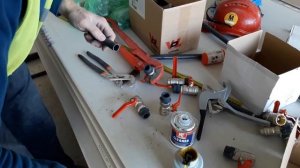 Склеивание труб ПВХ