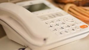 Звонок на горячую линию