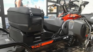 50 литровый полужёсткий кофр для широкогусеничных  снегоходов Lynx и Ski-Doo и отсек для смартфона.
