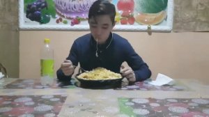 10 ПАЧЕК ДОШИРАКА!! ПРОБУЮ КУШАТЬ ЭТО СЛОЖНО