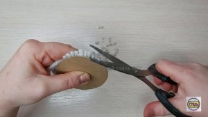 Простой нескользящий коврик с помпонами своими руками