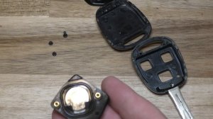 04-09 Lexus Key Fob Battery Replacement - RX330 RX350 RX450h