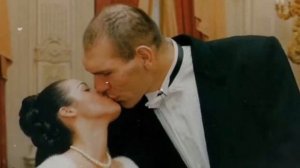 «Коля-кувалда» и «дюймовочка» Как сейчас выглядит жена Николая Валуева, которая родила ему 3их дете