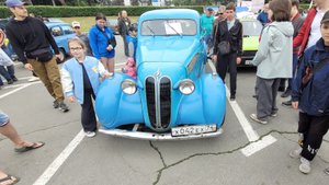 выставка  ретро  автомобилей