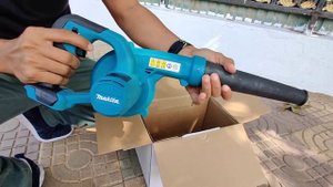 Unbox Makita CXT model UB100DZ Cordless Blower 2.6m3/s