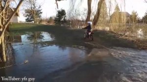 Детки на мотоциклах - невероятные трюки
