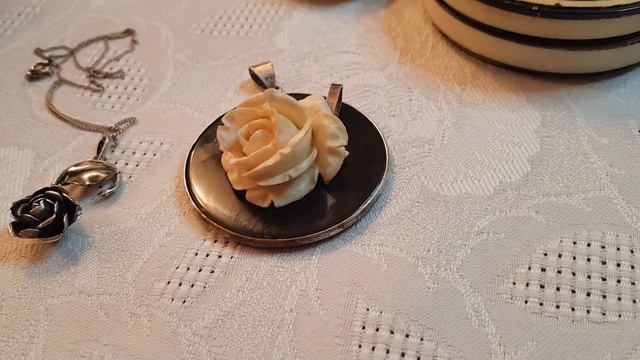 Винтажная бижутерия.Находки с блошиного рынка и барахолки .Редкие украшения. Вазы ,шкатулки.