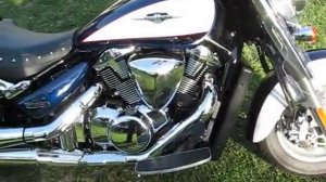 Suzuki Boulevard C109RT Video Review 2 of 3 - Startup, Critics, and something Funny!