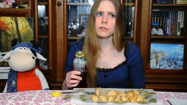 Почему я хотела пойти в армию | Мукбанг - Вареники с картофелем и грибами | Mukbang