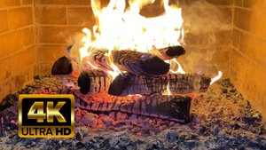 Пылающий уют: Расслабляющая атмосфера камина и потрескивающего костра