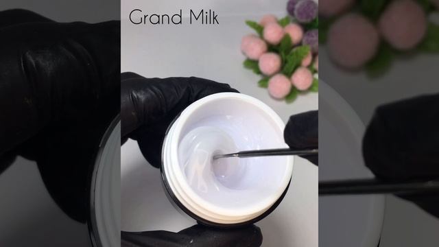 Молочный гель для наращивания ногтей Grand Milk