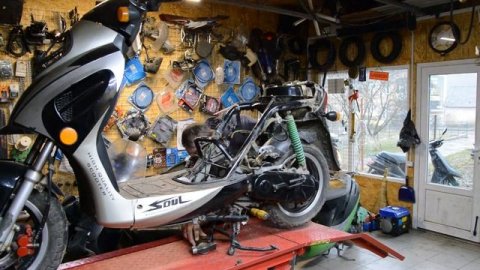 Скутер Soul Ремонт!Незаводиться з стартера!Проблема в комутаторі!