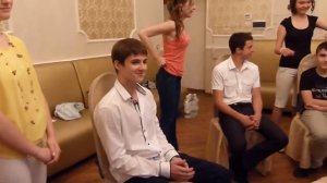Заплетаем хвостики мальчикам)