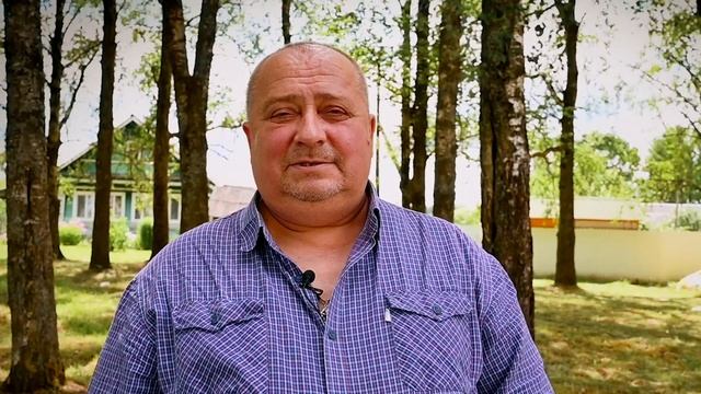 Николай Кравченко читает свои стихи.