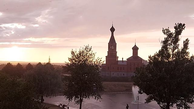 Estonia.Маарду,красивый вид с окна на церковь.Maardu,beautiful view of the church from the window. смотреть онлайн
