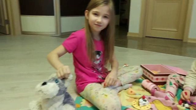 разрезание торта на пикнике смотреть онлайн