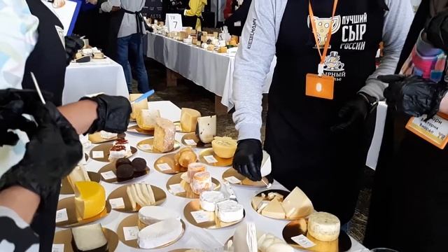 Сырный сомелье. Как разобраться в 100 сортах сыра?