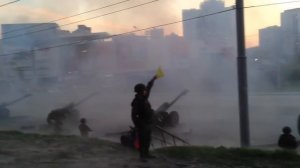 Тренировочные залпы пушек ко дню победы в Новосибирске