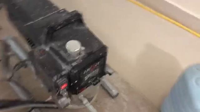 Нанесение грунтовки с помощью окрасочного агрегата безвоздушного распыления HYVST SPT 210