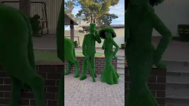 Топиарные фигуры в наличии и на заказ. Мужчина, женщина, лошадь, медведь. смотреть онлайн