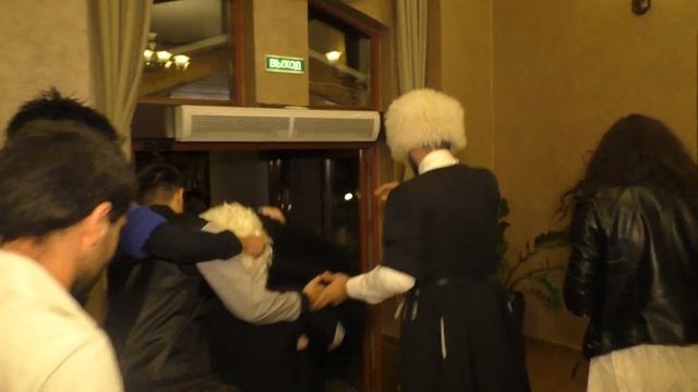 Кража невесты на Кавказе. Уронили невесту) смотреть онлайн