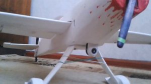 Радиоуправляемый самолет из потолочки