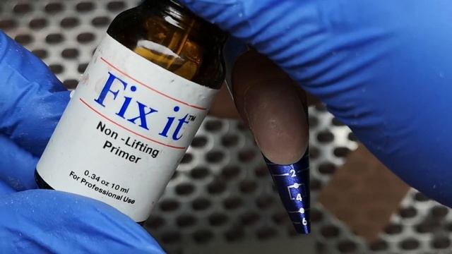 Аквариумный дизайн ногтей акрилом. Маникюр с золотой фольгой. Наращивание ногтей миндаль смотреть онлайн