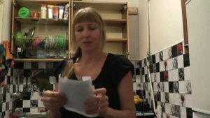 Ремонт квартиры своими руками часть 3 \ клеим на плитку пленку