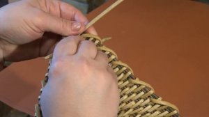 Загибка "Валик" в корневом плетении.