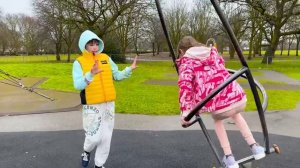 Макс копирует Катю 24 часа